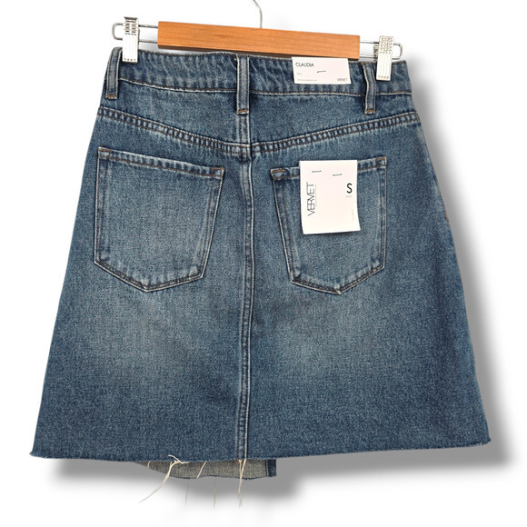 NEW Vervet Women's Claudia Distressed Denim Skirt Medium Wash Size Small - Picture 2 of 12